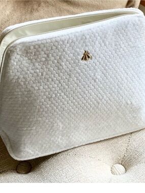 GUERLAIN White Quilted Cosmetic Pouch with Gold Bee Accent